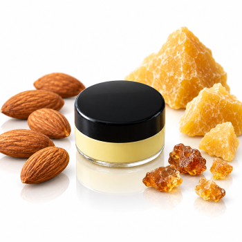 Handgefertigter Lippenbalsam mit Bienenwachs und Kiefernharz