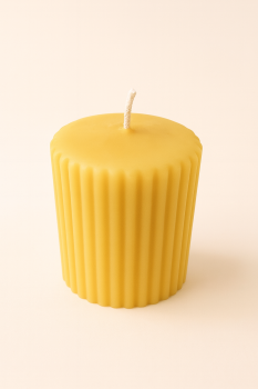 Stumpenkerze aus 100 % Bienenwachs – handgegossen, lang brennend