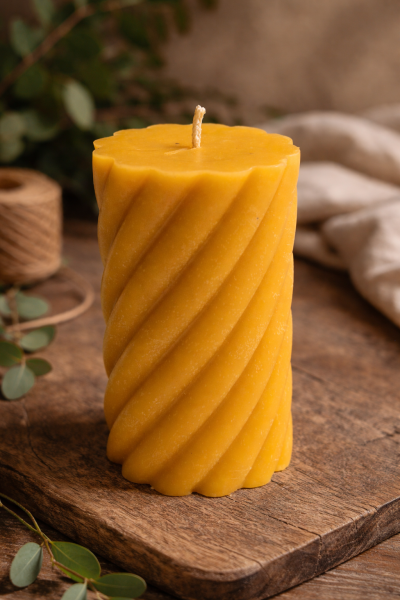 Große Spiralkerze – handgefertigt & natürlich